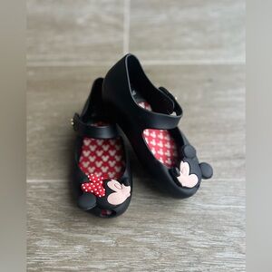 Mini Melissa Minnie Mouse and Mickey Kissing